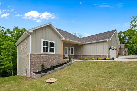 40 Radcliffe Dr, Bella Vista, AR 72714