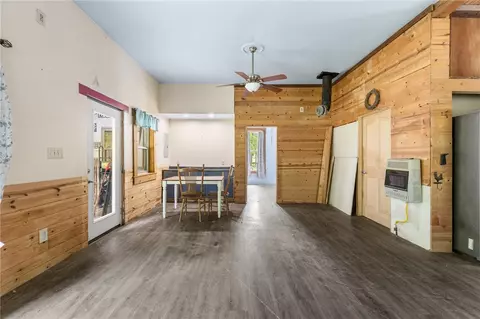Living - 4459 Nc 8650, Jasper, AR 72641 photo 1 of 2