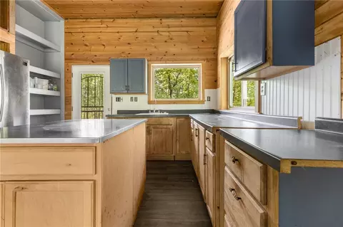 Kitchen - 4459 Nc 8650, Jasper, AR 72641 photo 3 of 4