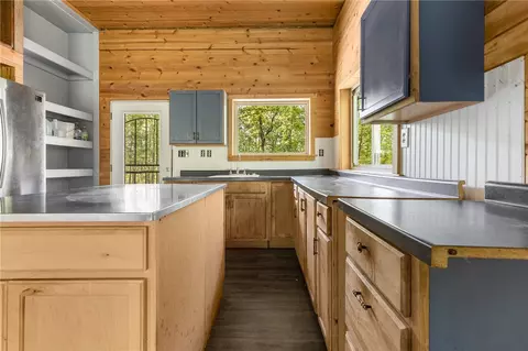 Kitchen - 4459 Nc 8650, Jasper, AR 72641 photo 3 of 4