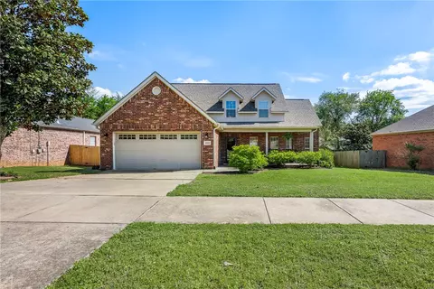 4829 W New Bridge Rd, Fayetteville, AR 72704