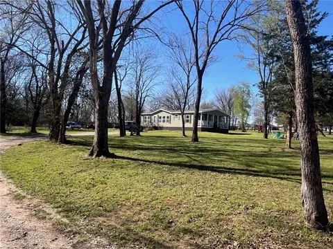 805 6th Ave, Gravette, AR 72736