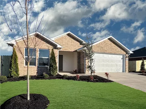 204 Ruggles St, Pea Ridge, AR 72751