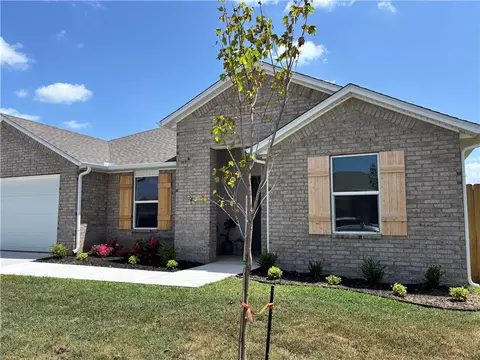 212 Ruggles St, Pea Ridge, AR 72751