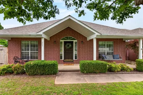 295 Countryside Dr, Farmington, AR 72730