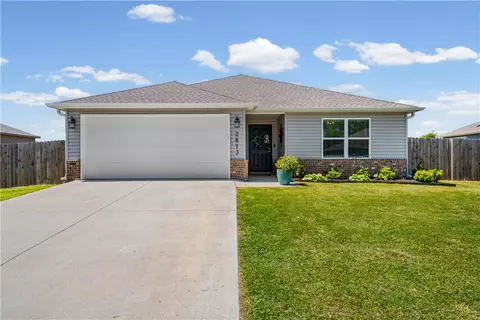 2813 Bauer St, Pea Ridge, AR 72751