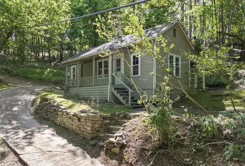 17 Berryville Ave, Eureka Springs, AR 72632