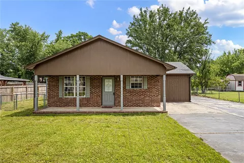10 Cagle St, Clarksville, AR 72830