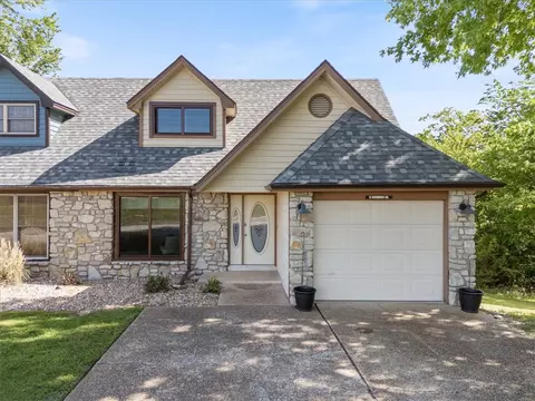 11 Ironwood Dr, Holiday Island, AR 72631