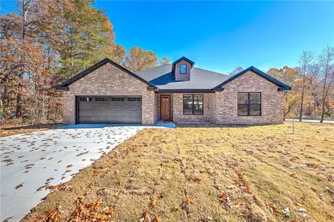 18 Islay Cir, Bella Vista, AR 72715