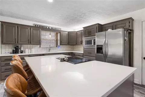 Kitchen - 1701 Augusta Dr, Harrison, AR 72601 photo 5 of 5