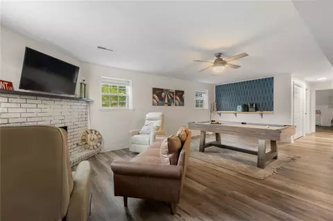 Living - 1701 Augusta Dr, Harrison, AR 72601 photo 2 of 3