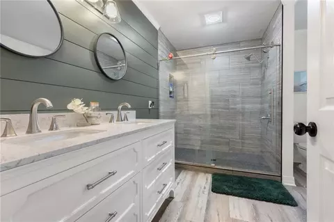 Bath - 1701 Augusta Dr, Harrison, AR 72601 photo 1 of 4