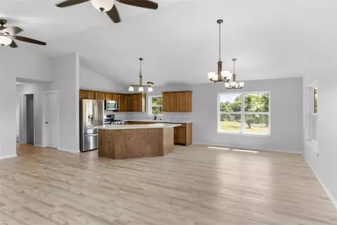 Living - 9294 Sugar Rd, Harrison, AR 72601 photo 2 of 3