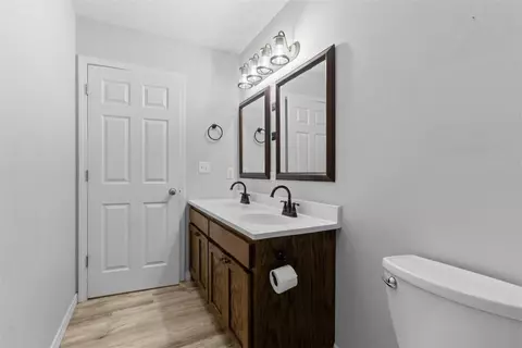 Bath - 9294 Sugar Rd, Harrison, AR 72601 photo 4 of 5