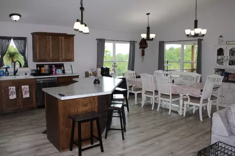 Dining - 9294 Sugar Rd, Harrison, AR 72601 photo 1 of 2