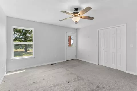 Bedroom - 9294 Sugar Rd, Harrison, AR 72601 photo 2 of 5