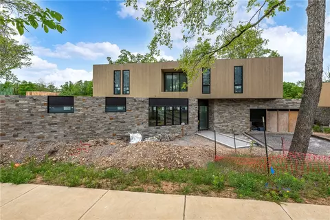 929 NW C St, Bentonville, AR 72712