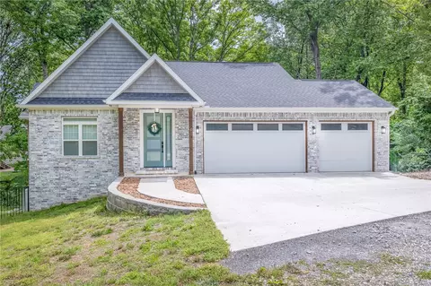 4 Morganshire Cir, Bella Vista, AR 72714