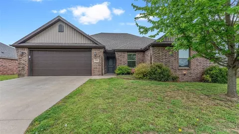 1704 Been Rd, Bentonville, AR 72713