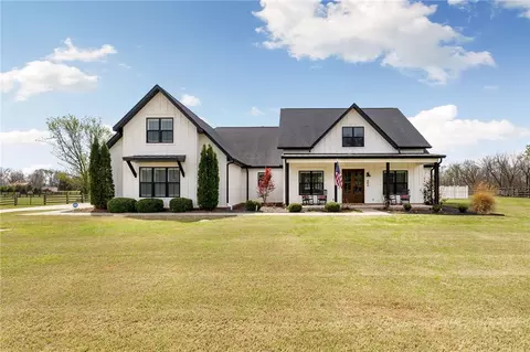 484 S Wyman Rd, Fayetteville, AR 72701