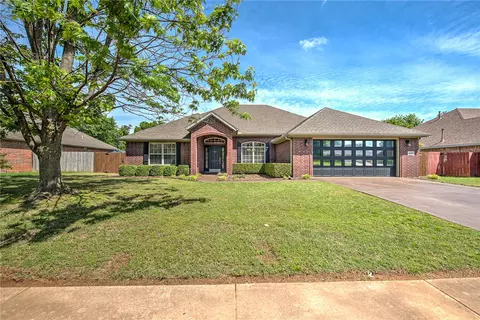 2210 SW Juniper, Bentonville, AR 72713