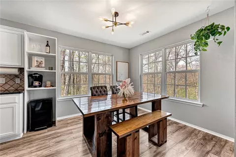 10 W Crook Ln, Bella Vista, AR 72714