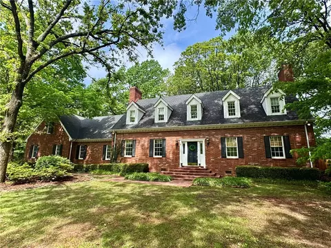 4 W Huntington Pl, Rogers, AR 72758