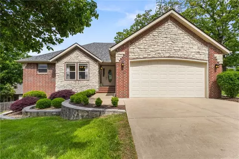 120 Oak Ridge Ct, Branson, MO 65616