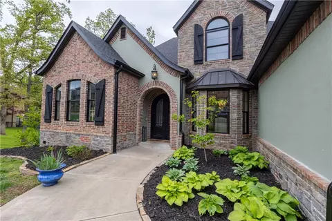 1602 NE Chapel Hill Dr, Bentonville, AR 72712