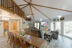 Dining - 18992 Eagle Point Rd, Eagle Rock, MO 65641 photo 1 of 1