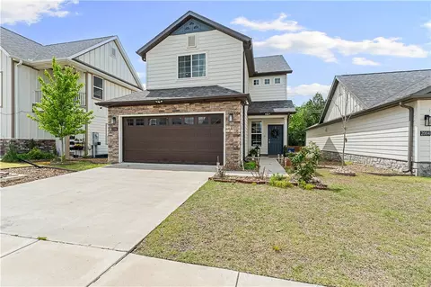 2006 SW Poppy St, Bentonville, AR 72713