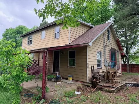 1409 Spring Rd, Harrison, AR 72601