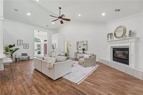 3 David Dr, Bentonville, AR 72712