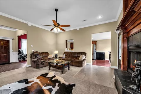 Living - 447 Buckboard Rd, West Fork, AR 72774 photo 1 of 2