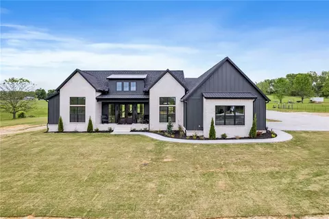 19344 Hughes Rd, Garfield, AR 72732