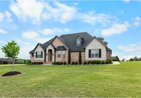 4509 Champagne Dr, Springdale, AR 72764