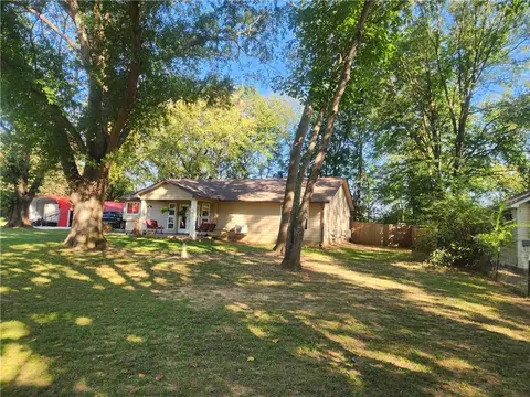 Exterior - 110 Walker St, Ozark, AR 72949 photo 9 of 9