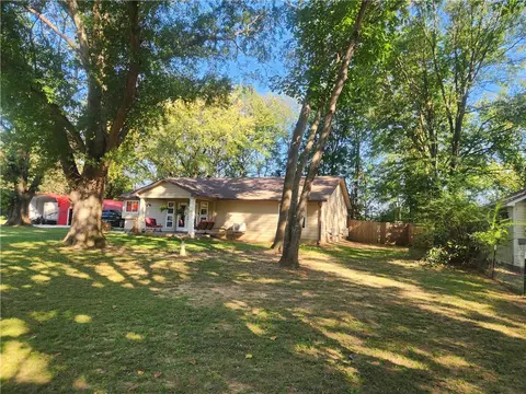 Exterior - 110 Walker St, Ozark, AR 72949 photo 12 of 12