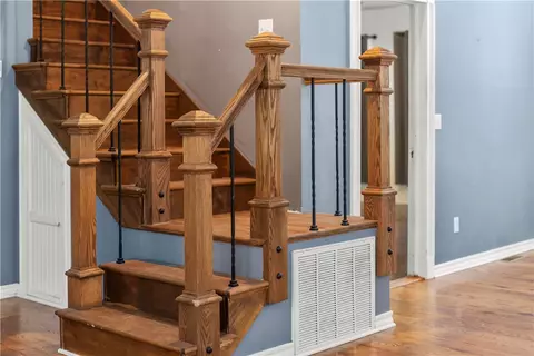 Entry Way - 324 N Cherry St, Harrison, AR 72601 photo 1 of 3