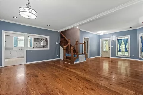 Living - 324 N Cherry St, Harrison, AR 72601 photo 4 of 4