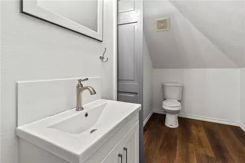 Bath - 324 N Cherry St, Harrison, AR 72601 photo 5 of 5