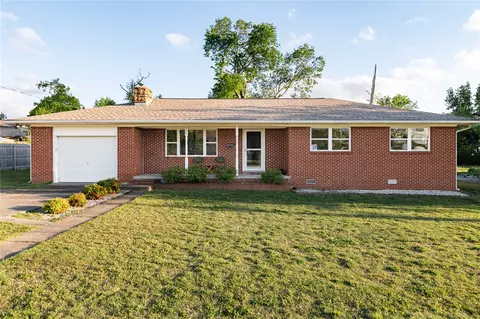 911 NW 10th St, Bentonville, AR 72712