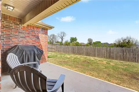 940 Silverthorn Dr, Centerton, AR 72719 photo 3