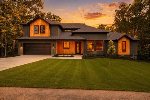 60 Tummell Dr, Bella Vista, AR 72715