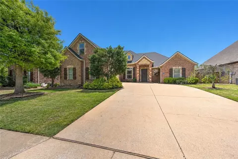 4312 W Woodview Dr, Rogers, AR 72758