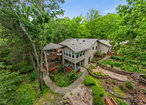 11920 White Oak Dr, Garfield, AR 72732