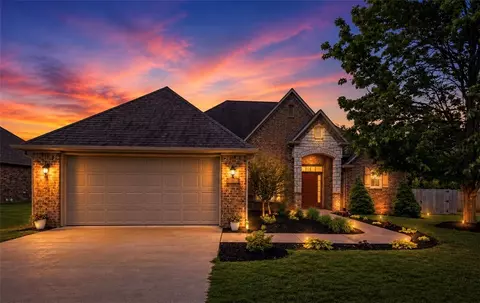 3909 SW Flatrock Ave, Bentonville, AR 72713