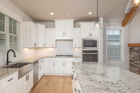 Kitchen - 1101 Silver Maple St, Centerton, AR 72719 photo 4 of 4