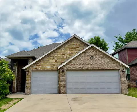 903 SW Caprington St, Bentonville, AR 72712
